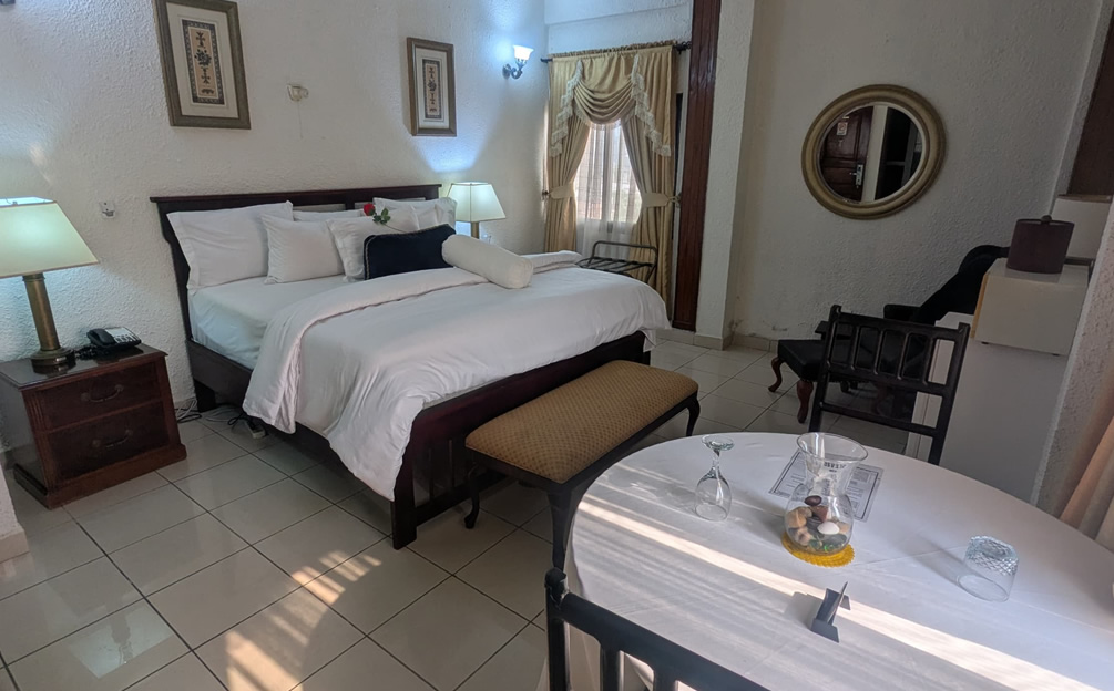 Junior Deluxe Suites